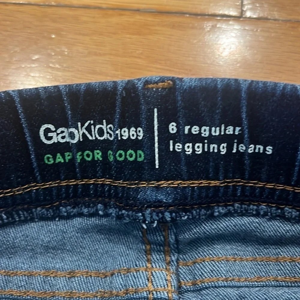 Gap kids girls legging jeans with cut patches size 6 regular .